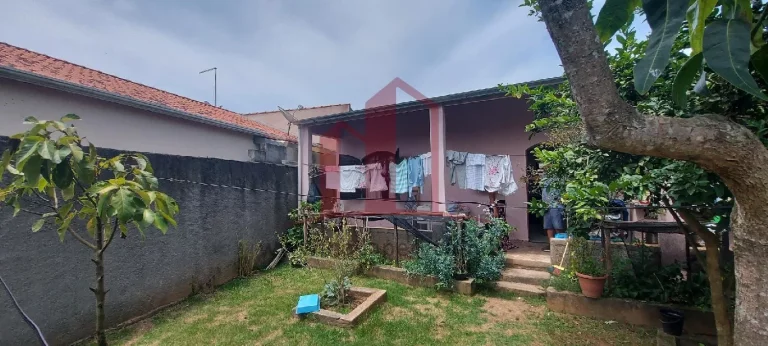 Imagem Casa Comercial à Venda em Franco da Rocha - Jardim Luiza: 1 Quarto, 1 Sala, 5 Vagas de Garagem e 180m² de Área.