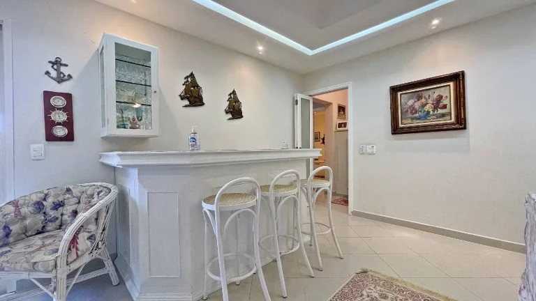 Imagem *Seu refúgio à beira-mar na Riviera: Apartamento amplo com vista para o mar