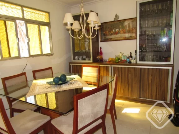 Imagem Residência ampla e charmosa no coração da Tristeza!

Brilhante Imóveis vende uma bela casa semi ...