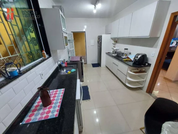 Imagem Excelente CASA TRIPLEX com 250m²