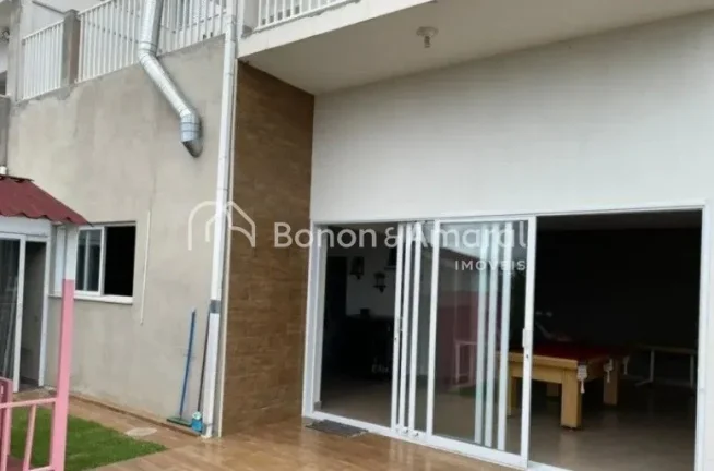 Imagem Casa ampla com acabamento refinado no Condomínio Flor da Serra, em terreno de 480m² e 244m² de á...