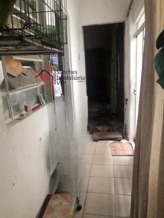 Imagem Casa Antiga à venda, com 8M de frente e área de terreno de 288m, à 350m da linha verde do metrô e linha prata do monotrilho, fácil acesso ao centro