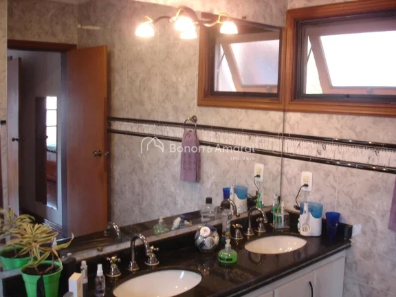 Imagem Casa à venda no Condomínio Terras do Caribe, em Valinhos, com 3 dormitórios, sendo 1 suíte. A re...