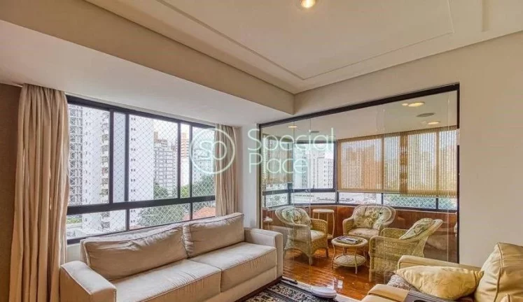 Imagem Amplo apartamento à venda com 3 quartos, sendo 3 suítes, e 4 banheiros no total. Este apartamento ...