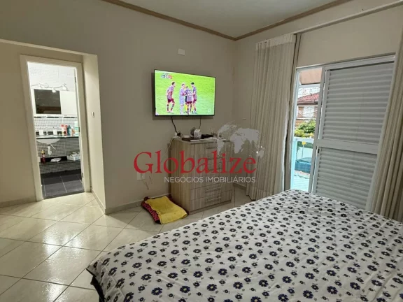 Imagem Casa triplex com 5 dormitórios no Campo Grande em Santos po R$ 2.140.000,00
