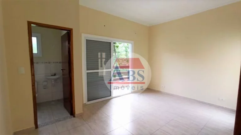 Imagem Ampla Casa Sobreposta Alta à venda, Vila Ponte Nova, Cubatão.