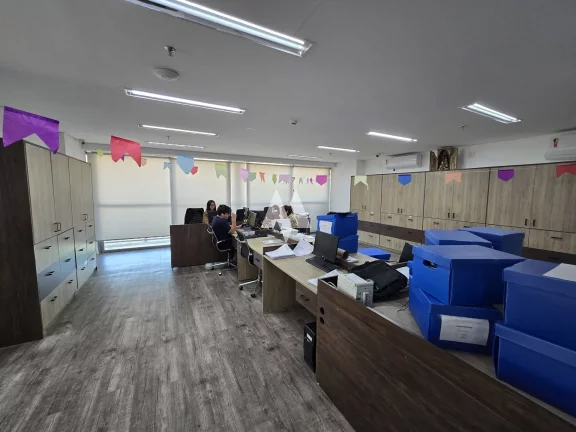 Imagem Sala Comercial Valongo para locação, 4 salas unificadas, 4 vagas