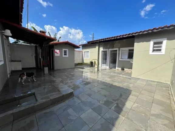 Imagem Casa térrea à venda com 2 edículas em Peruíbe/SP - Bairro Jardim Brasil