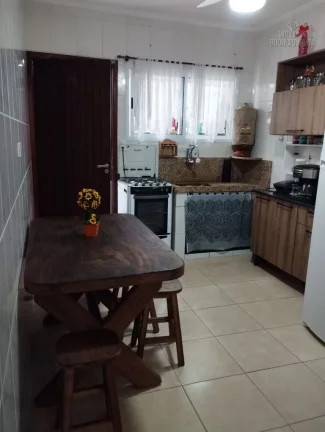 Imagem Sobrado em condominio fechado com piscina 100 metros da praia!