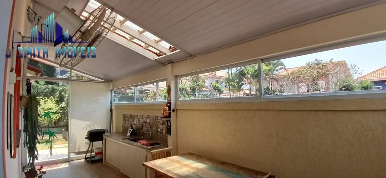 Imagem CASA AMPLA, 3 SUÍTES, QUINTAL GRANDE COM PAISAGISMO. COND. C/ LAZER