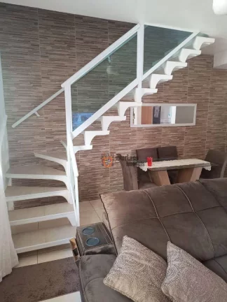 Imagem Sobrado com 2 dormitórios à venda, 79 m² por R$ 318.000 - Oceanópolis - Mongaguá/SP