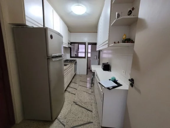 Imagem PITANGUEIRAS - LOCAL NOBRE, APTO COM PISO EM EM GRANITO, EXCELENTE APTO REFORMADO E SUPER ESPAÇOSO, 120 M² ÚTEIS, 02 VAGAS DE GARAGEM, SERV. DE PRAIA