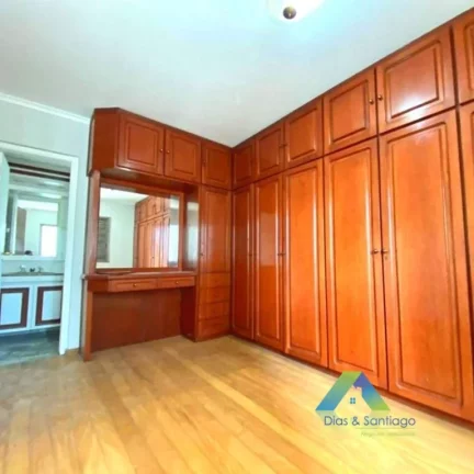 Imagem ACLIMAÇÃO Apartamento 192M², 3 suítes, 3 vagas, a 300 metros da estação do metro Vergueiro ótima localização e valor !!!