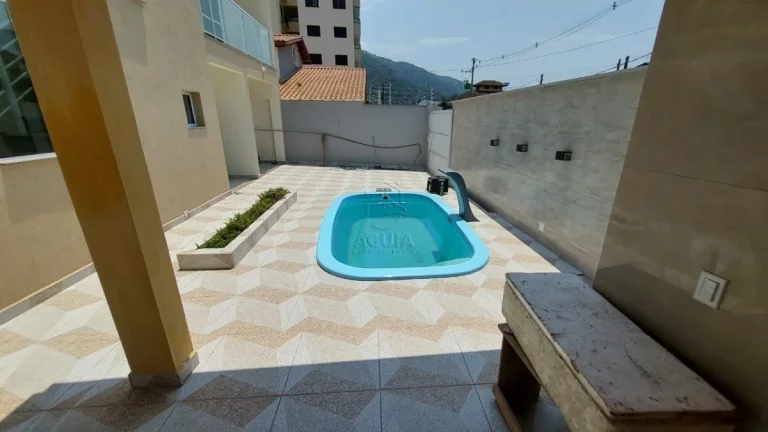 Imagem Casa nova com 3 suítes no centro de Ubatuba!