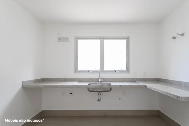 Imagem OPORTUNIDADE IMPERDÍVEL ! Apartamento 162M² Reformado, 3Q, 3 Suítes, 3 Banheiros, 3 Vagas, Piscina, Jardim.