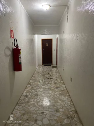 Imagem Apartamento no Canto do Forte a 3 quadras da praia - 1 dormitorio e uma vaga - A VENDA!!!
