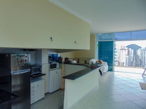 Imagem PITANGUEIRAS- COBERTURA DUPLEX COM LINDA VISTA MAR , 02 VAGAS DE GARAGEM , LAZER .