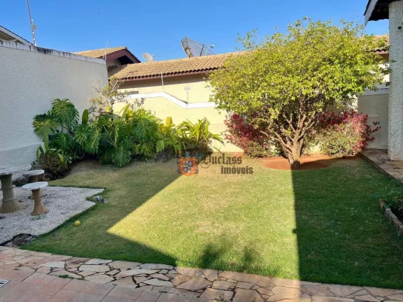 Imagem Casa com 3 dormitórios à venda, 300 m² por R$ 1.100.000 - Jardim Itaperi - Atibaia/SP