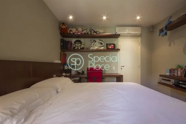 Imagem Luxuoso Apartamento de Alto Padrão em região nobre. Fácil acesso transporte coletivo e as margina...