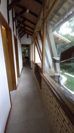 Imagem Vendo esta maravilhosa casa em Condomínio fechado. Nova Friburgo.
