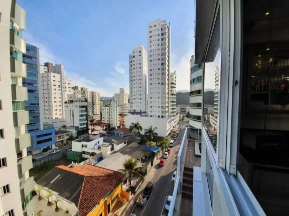 Imagem Apartamento com 3 suítes e 2 vagas de garagem em Balneário Camboriú/SC