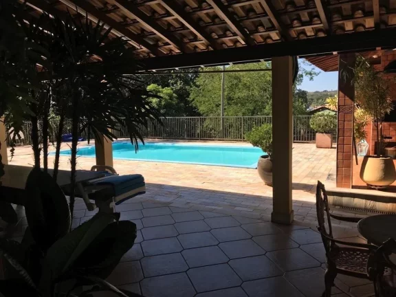 Imagem EXCELENTE RANCHO COMPLETO COM ACESSO Á ÁGUA EM ESTREITO COM ASFALTO ATÉ Á PORTA - 04 dormitórios sendo 03 suítes - Varanda contornando toda á casa