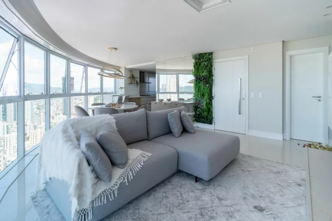 Imagem Apartamento com 4 dormitórios à venda sendo 2 suítes, 131.77 m² por - R$ 6.700.000,00 - Centro - Bal. Camboriú/SC