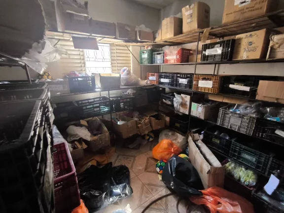 Imagem Glapão Comercial No Recanto Do Bosque De Frente Para Avenida