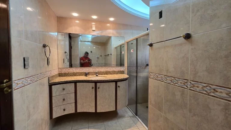 Imagem Apartamento com 4 dormitórios à venda, 220 m² por R$ 1.200.000,00 - Brisamar - João Pessoa/PB
