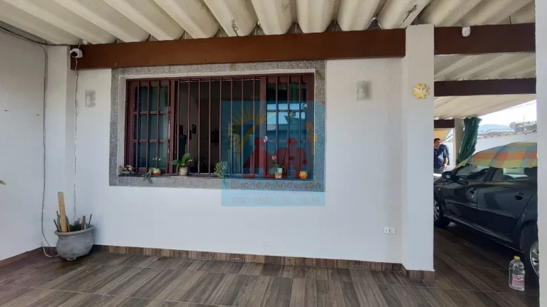Imagem Casa a 500 metros da Praia do Suarão em Itanhaém 395mil