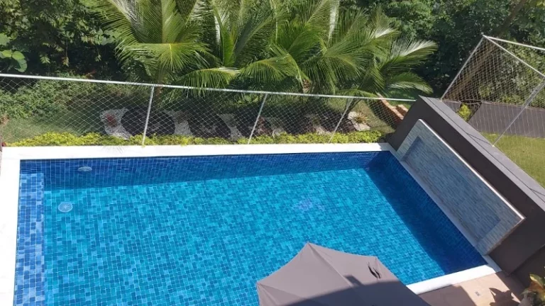 Imagem Casa Espetacular na Ponta Negra ,em um grande terreno, a casa conta, com 4 suítes, piscina , energia solar , campo de futebol, aceita financiamento