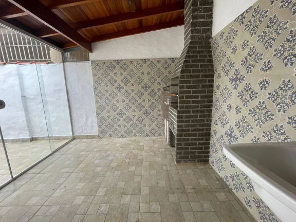 Imagem Casa comercial com 3 salas para alugar Centro de Caraguatatuba-SP