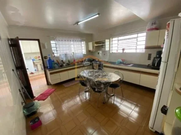 Imagem Sobrado 3 dormitórios, sendo 1 suíte, sala ampla, lavabo, grades em todas as janelas e portas, arm...