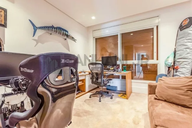 Imagem Descrição do imóvelVendo apartamento na Rua dr. Mário Ferraz. Apartamento à venda na região do Jardim Europa e Itaim Bibi, 200 m² de área útil com am