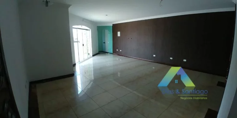 Imagem SANTO ANDRÉ Sobrado 350M², 3 suítes, espaço gourmet, 5 vagas com ótima localização e valor !!!