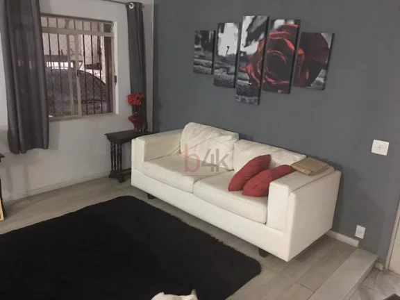 Imagem Casa à venda no Brooklin, Rua Califórnia, 3 quartos sendo 1 suíte, 220m², 3 vagas de garagem.