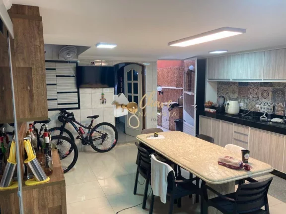 Imagem Sobrado amplo à venda em São João Clímaco com 4 Dormitórios