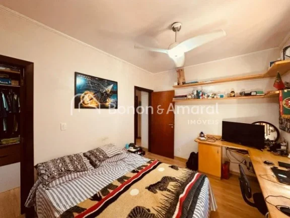 Imagem Linda casa em condomínio à venda em Valinhos, com 3 dormitórios, sendo 2 suítes com closet e sac...