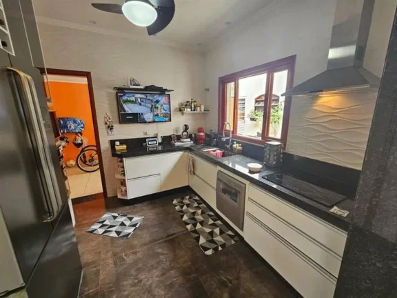 Imagem CASA COM 232 m² - FLÓRIDA - PRAIA GRANDE SP