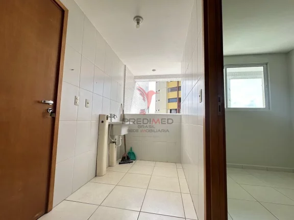 Imagem Vende-se apartamento no bairro de Tambaú, andar alto, super ventilado