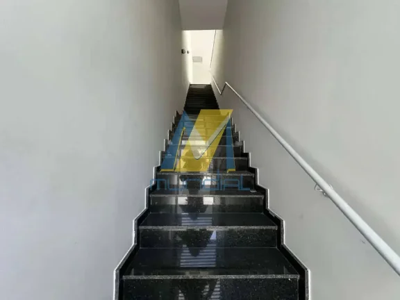 Imagem Galpão Comercial com 400m² em Dois Pavimentos, Estrutura Completa