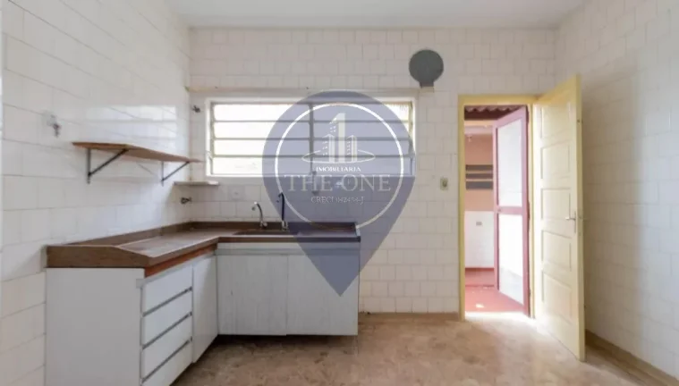 Imagem Imóvel de 3 quartos na Vila Anglo Brasileira, São Paulo-SP: casa com 2 salas, 2 banheiros, 3 vagas de garagem e 170,00 m² de área.