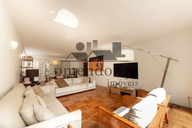 Imagem Apartamento reformado e mobiliado, com 198m² próximo ao Parque do Ibirapuera!