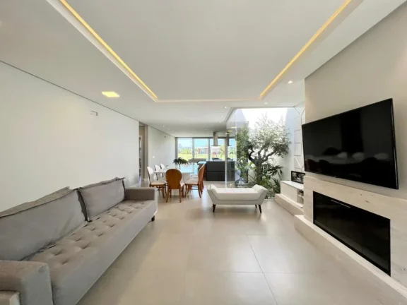 Imagem Casa em Condominio 4 Dormitórios - Bairro --