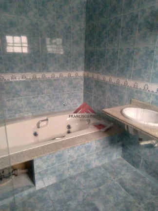 Imagem Sobrado com 3 dormitórios à venda, 135 m² por R$ 300.000,00 - Mutuá - São Gonçalo/RJ