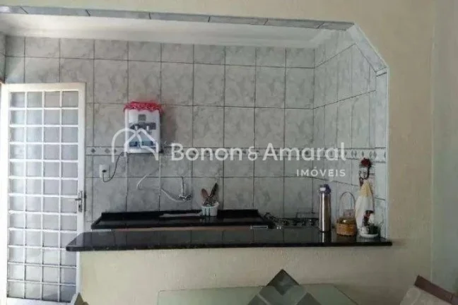 Imagem Excelente casa à venda no bairro Monte Alegre, com localização privilegiada, próxima a escolas, ...
