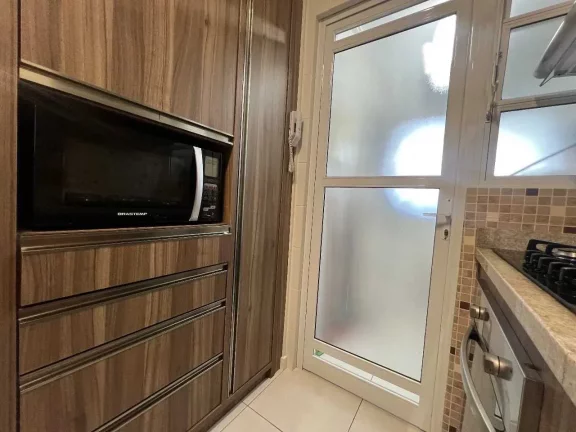 Imagem Apartamento com 2 dormitórios sendo 1 suíte e 1 vaga de garagem em Florianópolis/SC