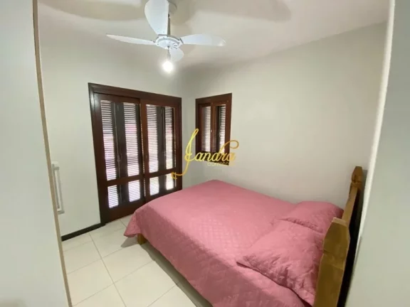 Imagem Sobrado no Centro de Xangri-la com 05 dormitórios com piscina