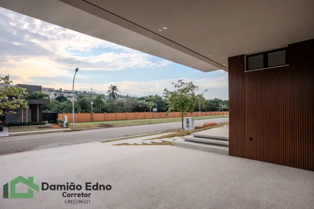 Imagem Casa com 4 suítes ,1 maste 348,10 m² R$ 3.180,000 - Condomínio Alphaville