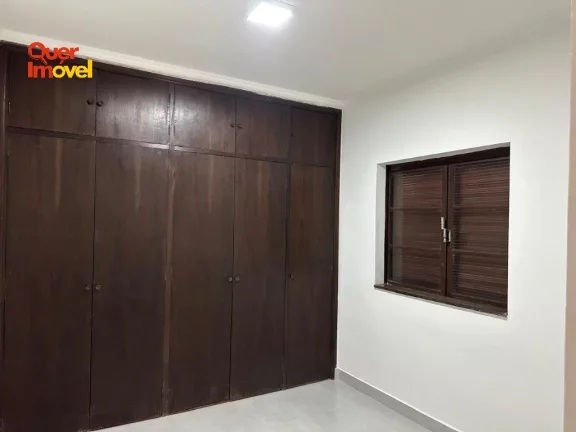 Imagem Casa ampla e bem localizada em Ribeirão Preto-SP, Vila Tibério: 3 quartos, 1 suíte, 1 sala, 2 banheiros, 1 vaga, 112m².